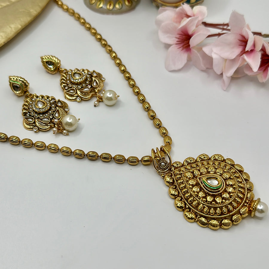 Clear Antique Gold Pendant Set