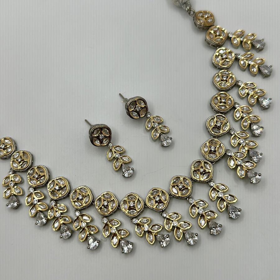 Clear Tyaani Inspired Dual Tone Kundan Necklace Set