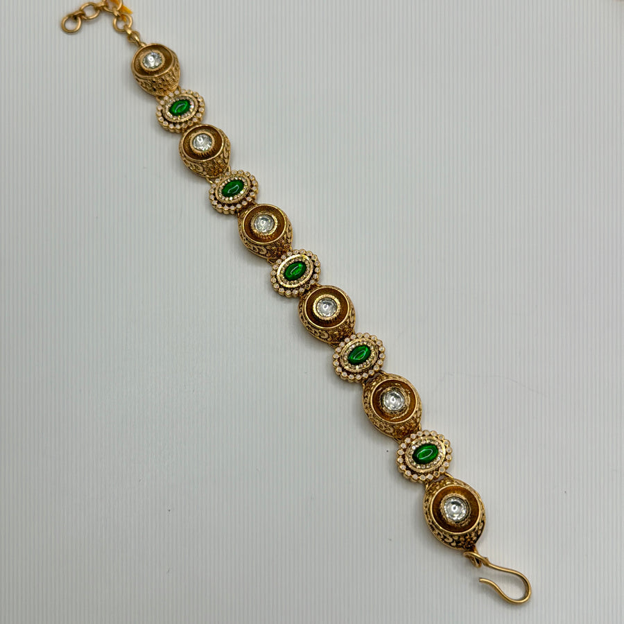 Green Kundan Ajustable Bracelet