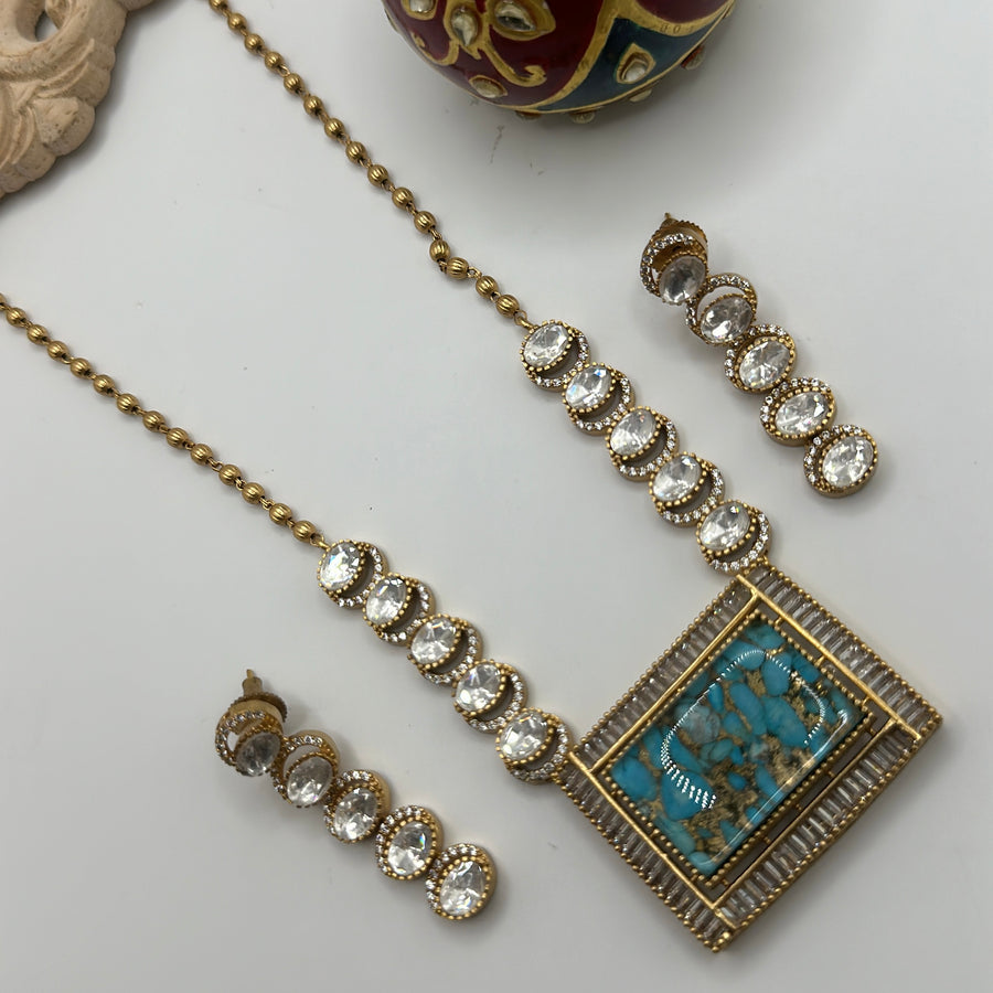 Turquoise Metallic Doublet & Moissanite Kundan Necklace Set