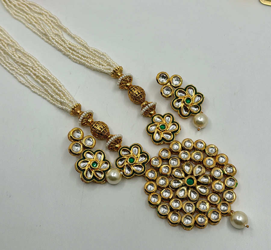 Green And Clear Kundan Flower Necklace Set