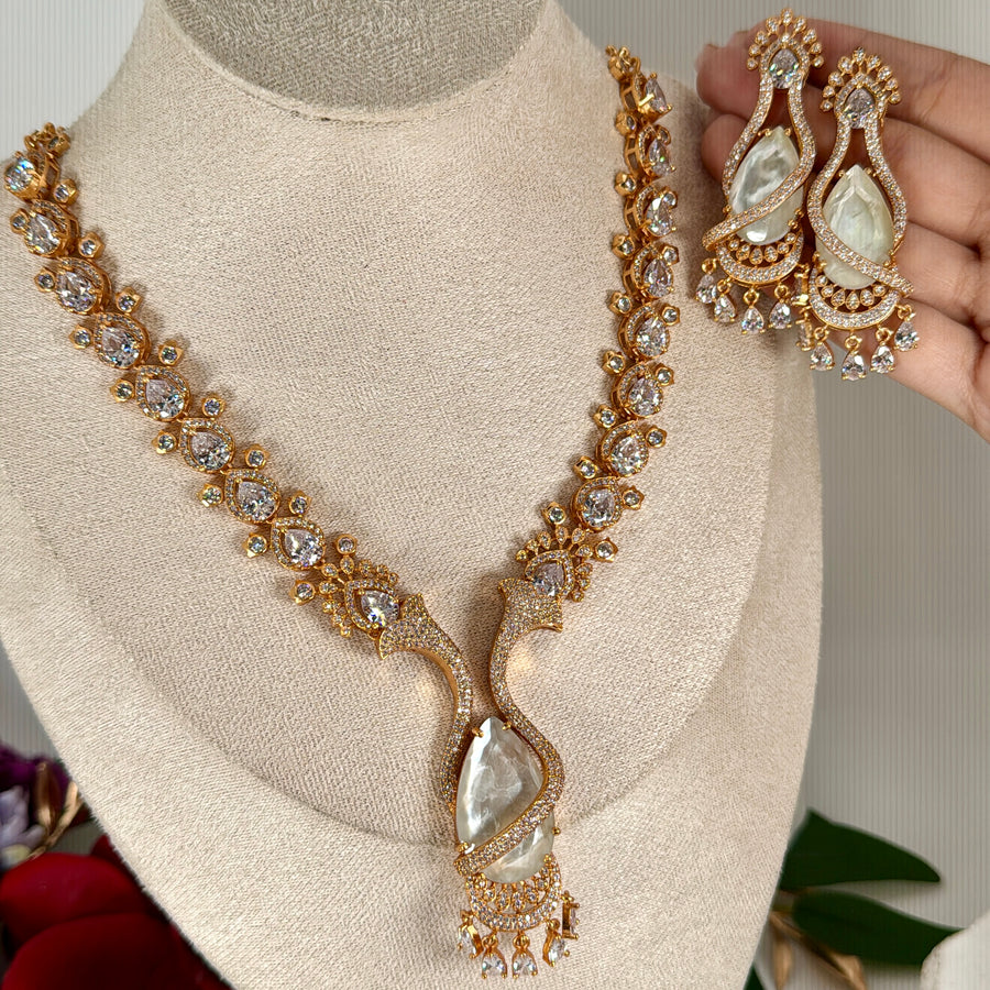 White MOP Dainty Moissanite Necklace Set