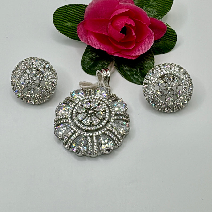 Clear American Diamonds Flower Design Pendant Set With Chain