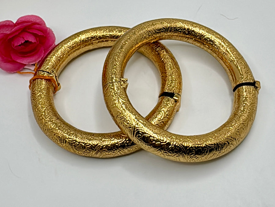 Rajasthani Gold Lookalike Bangle Pair (Openable Size 2.2)