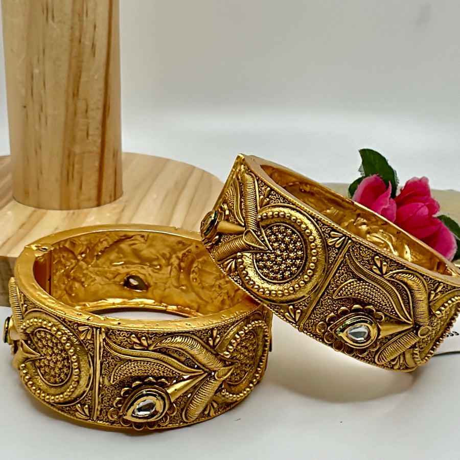 White Kundan Antique Gold  Bangle Pair (Openable Size 2.2)