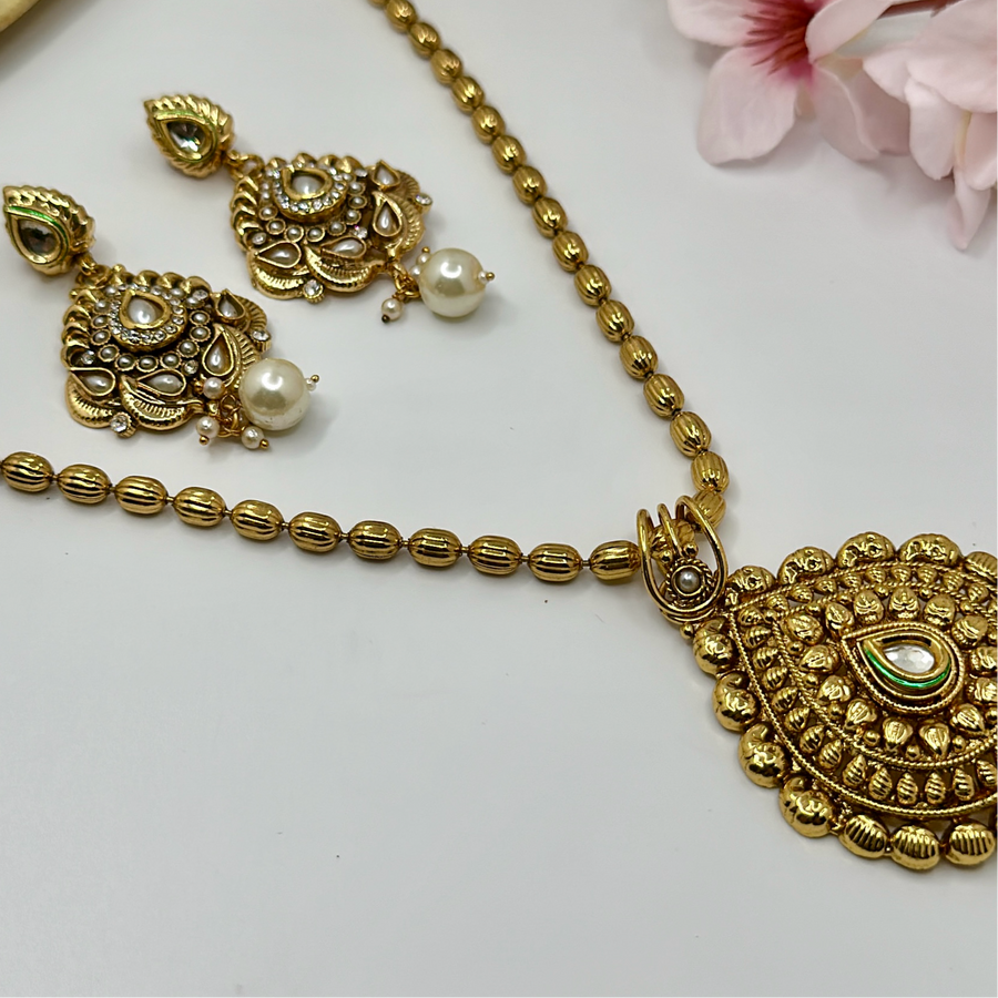 Clear Antique Gold Pendant Set