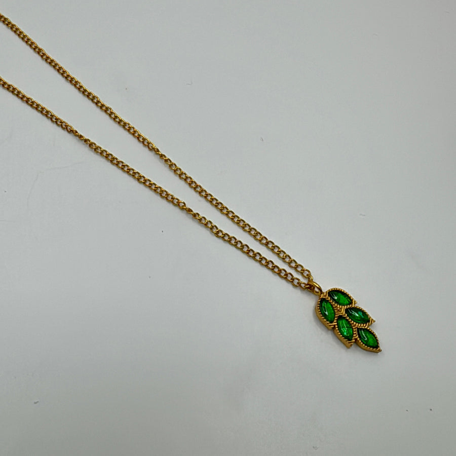 Green Kundan Leaf Dainty Pendant