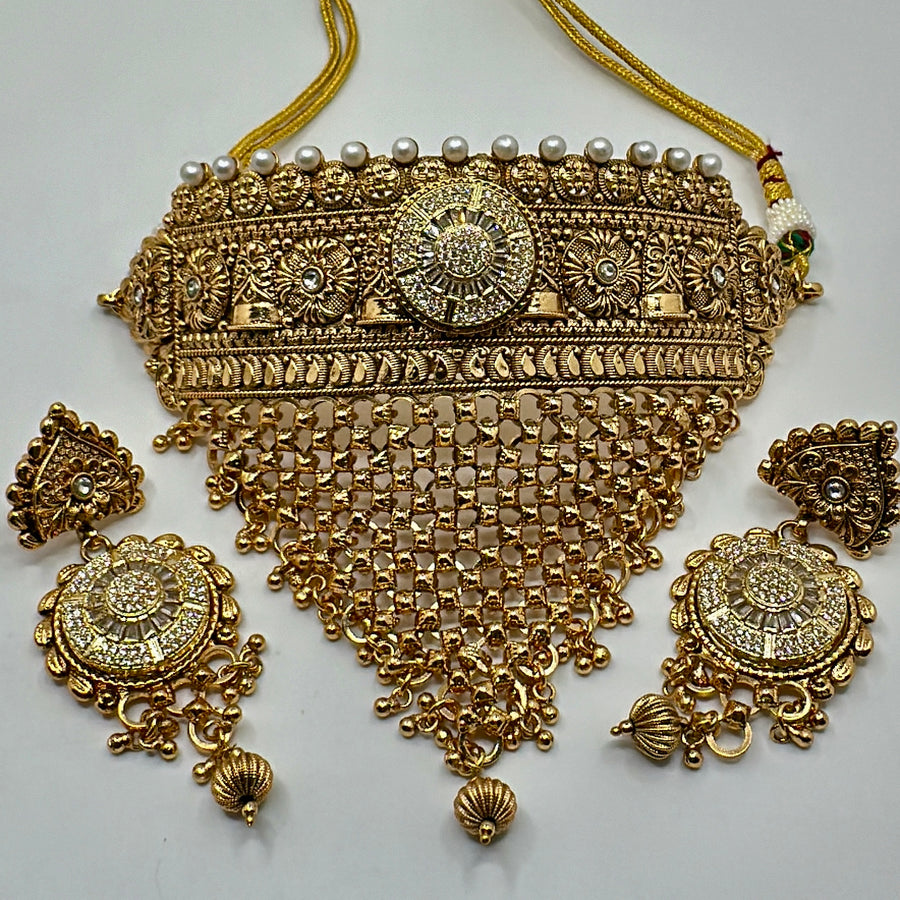 Clear Antique Gold & Kundan Collar Choker Set with Mang Tikka