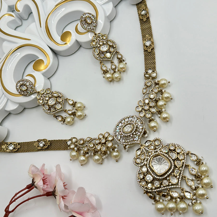 Clear Premium Kundan Necklace Set