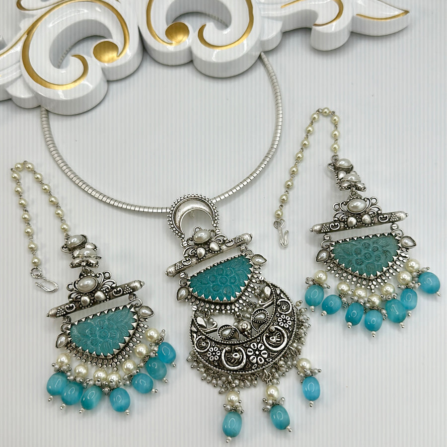 Turquoise Amrapali Stone Silver Lookalike Necklace Set