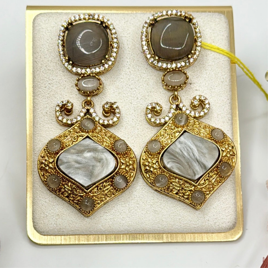 Grey Doublet & Antique Gold Kundan Earrings