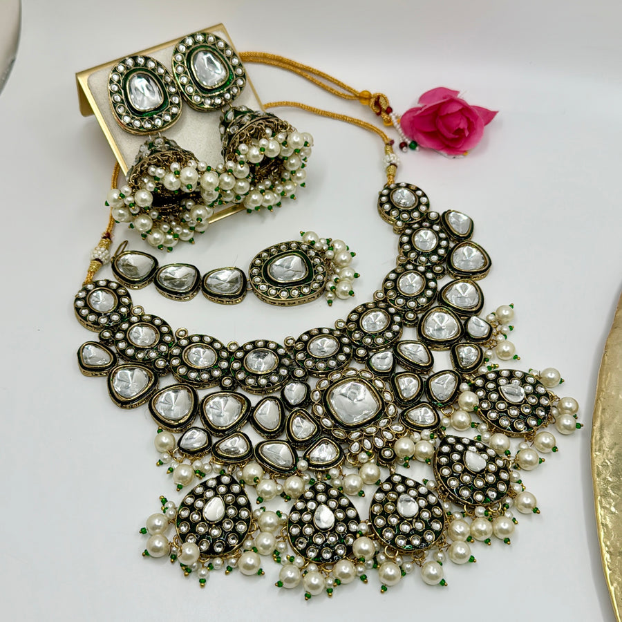 Green Kundan Necklace Set With Pearls