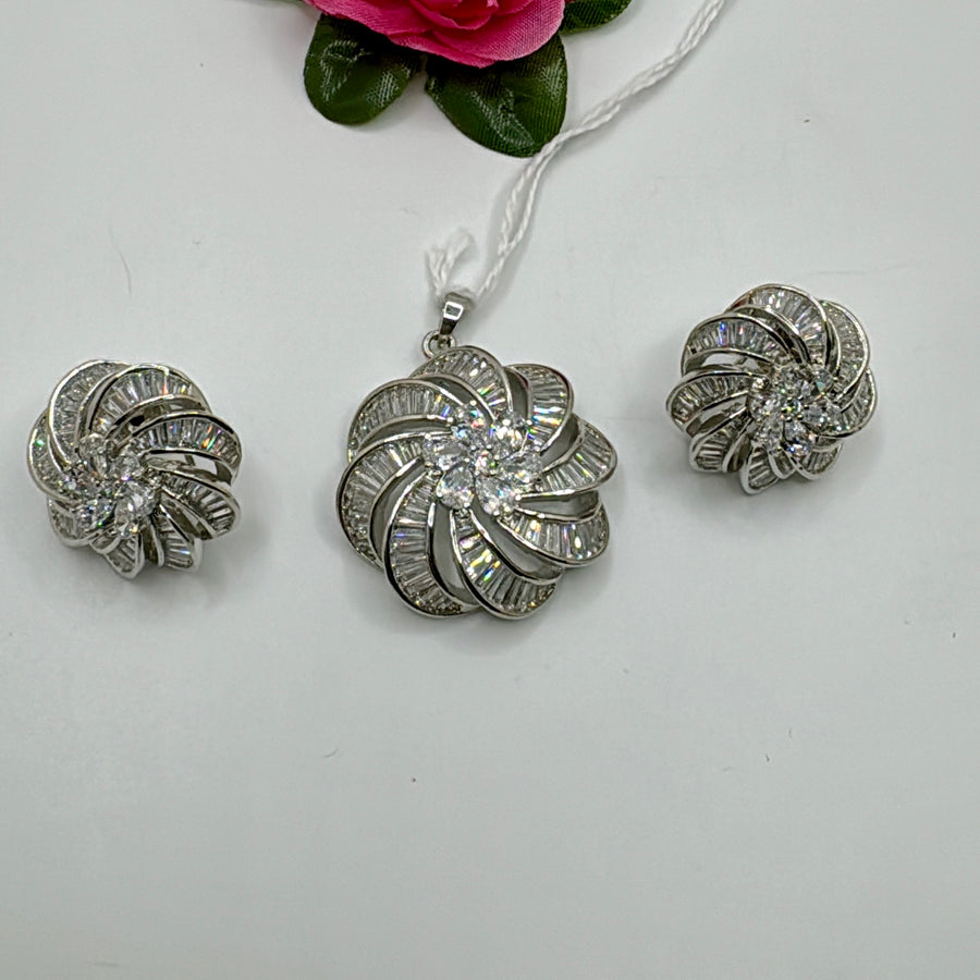 Clear American Diamonds Round Flower Pendant Set With Chain