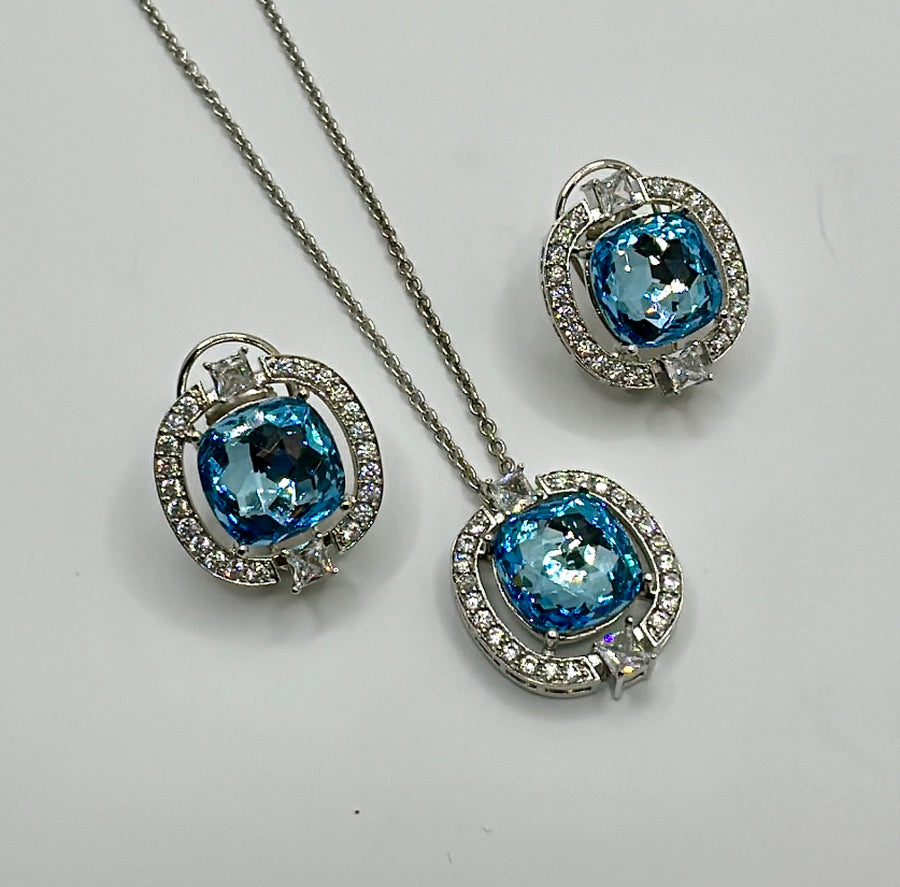 Turquoise Swarovski Pendant Set