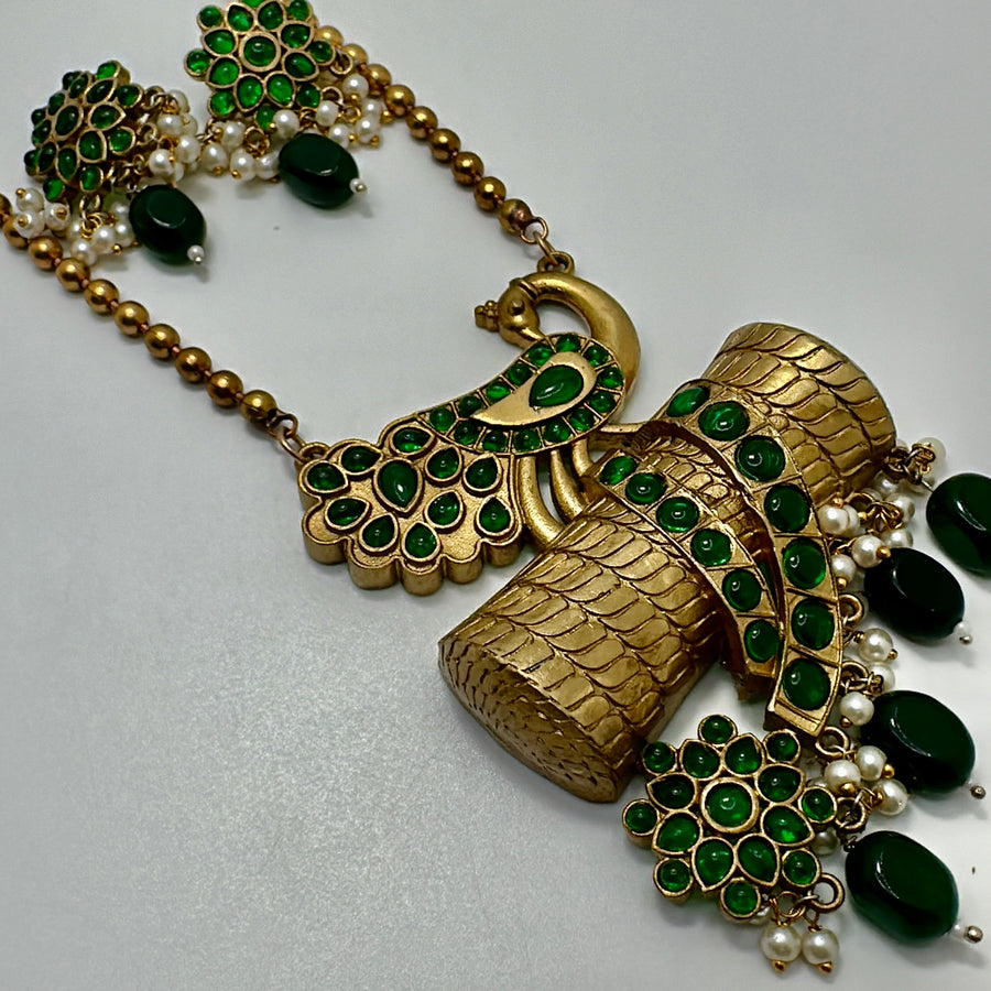 Green Antique Gold Silver Lookalike Necklace Set