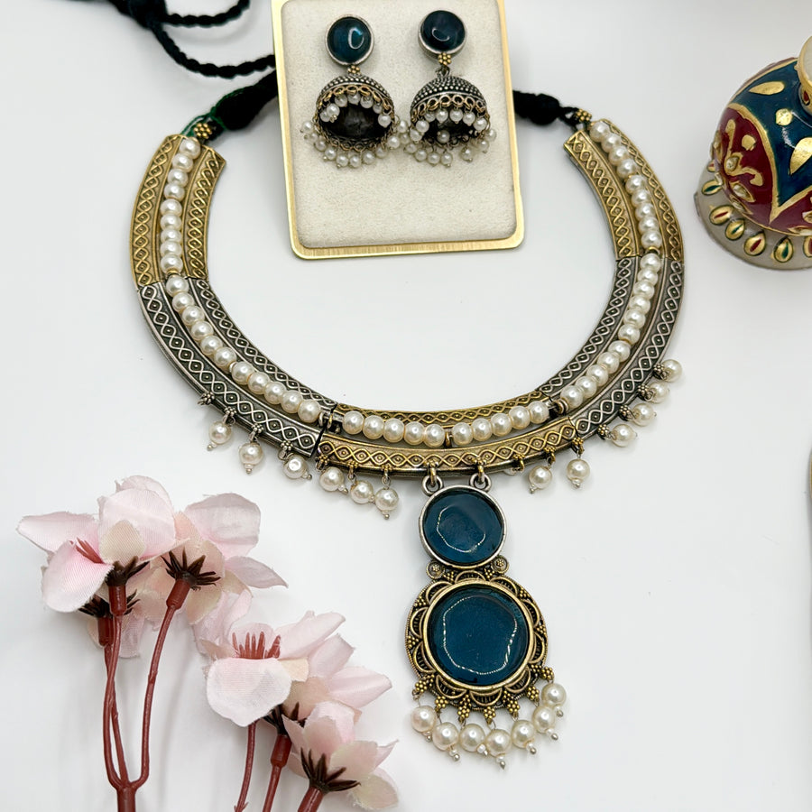 Blue Pearls Hasli Necklace Set