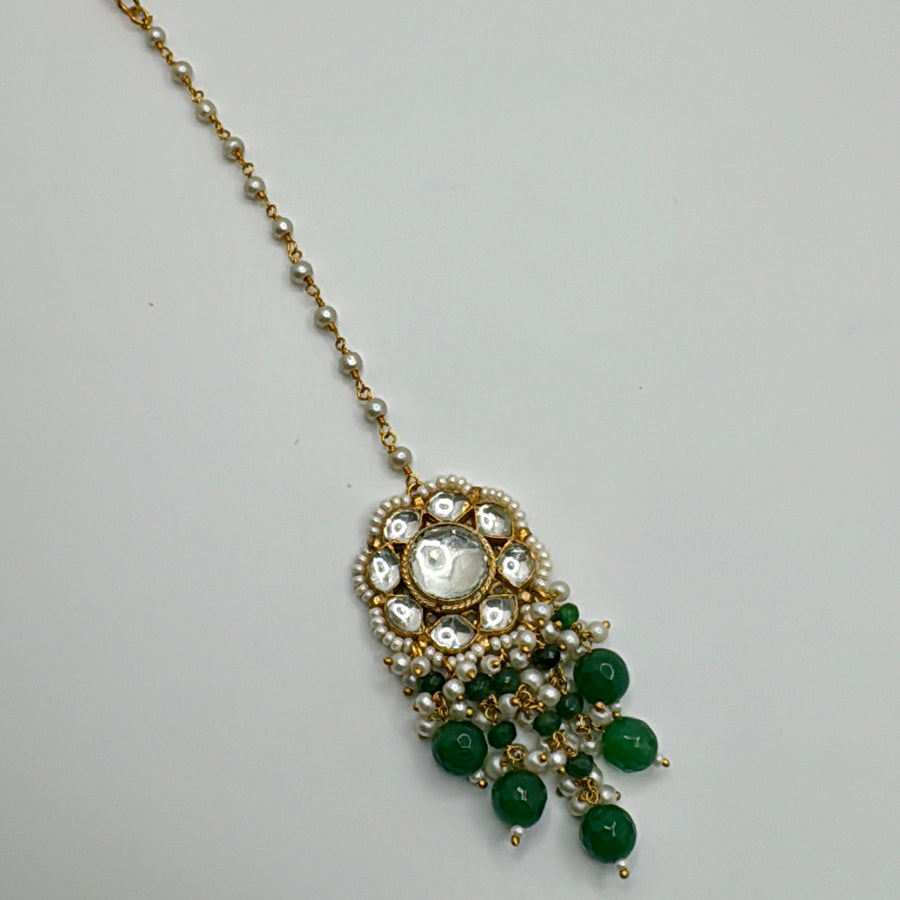 Green Paachi Kundan Flower Mang tika