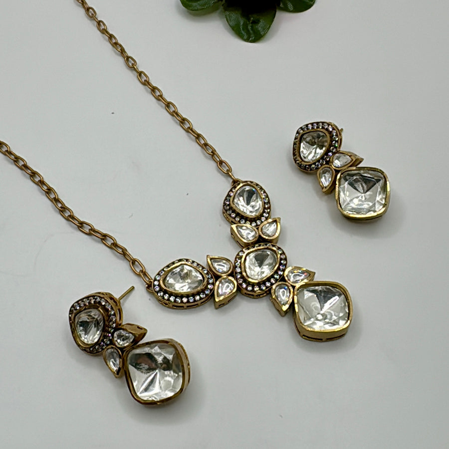 Clear Moissanite Kundan Dainty Pendant Set