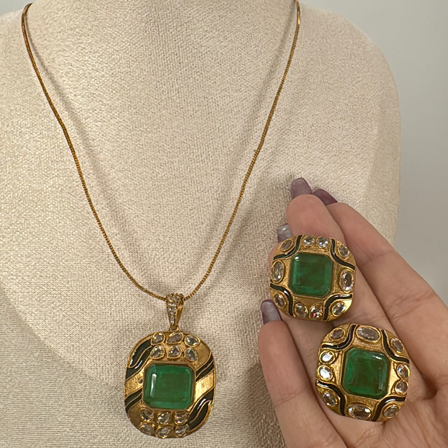 Green Doublet Enamel Pendant Necklace Set