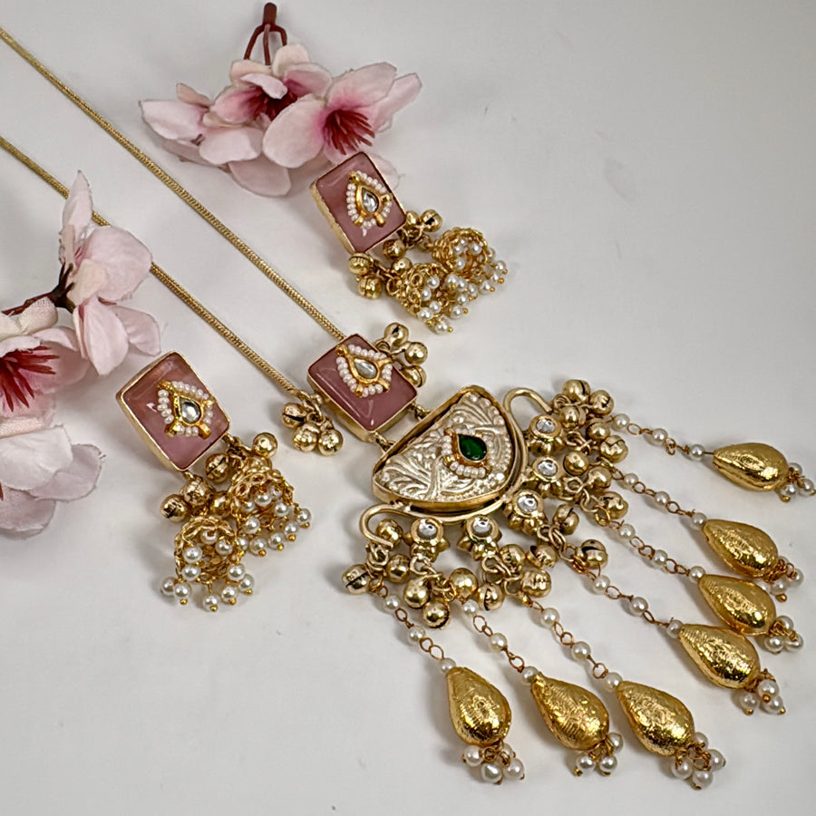 Pink Silver Lookalike Gold Pendant Necklace Set With Paachi Motifs