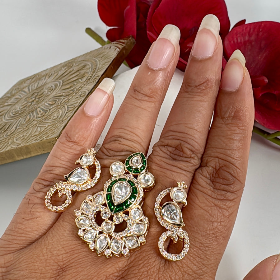 Green Two Finger Moissanite Adjustable Finger Ring