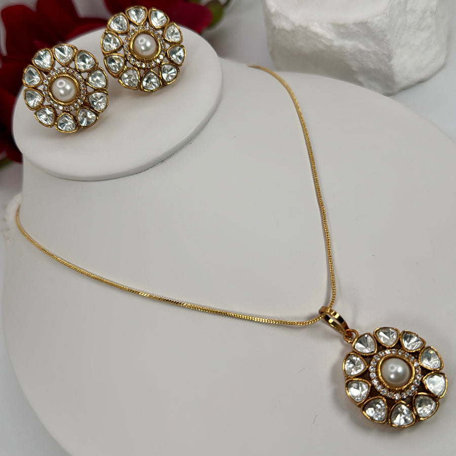 Clear Moissanite Kundan Pendant Necklace Set