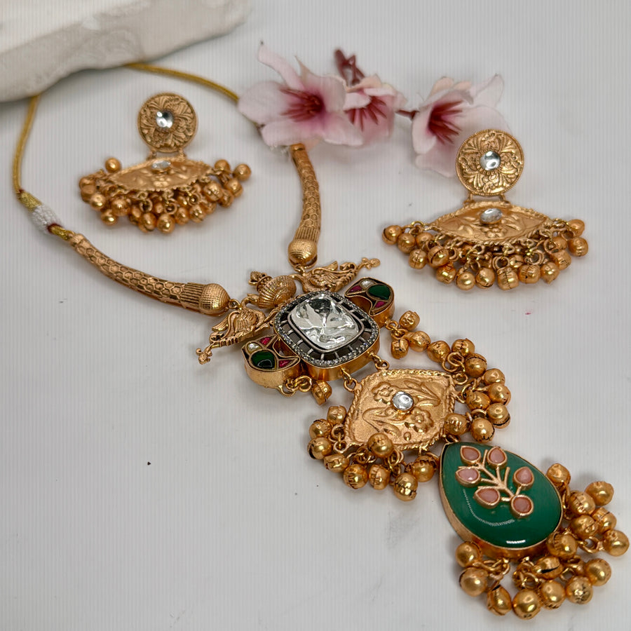 Mint Silver Lookalike Gold Glass Stone With Inlay Work Hasli Necklace Set