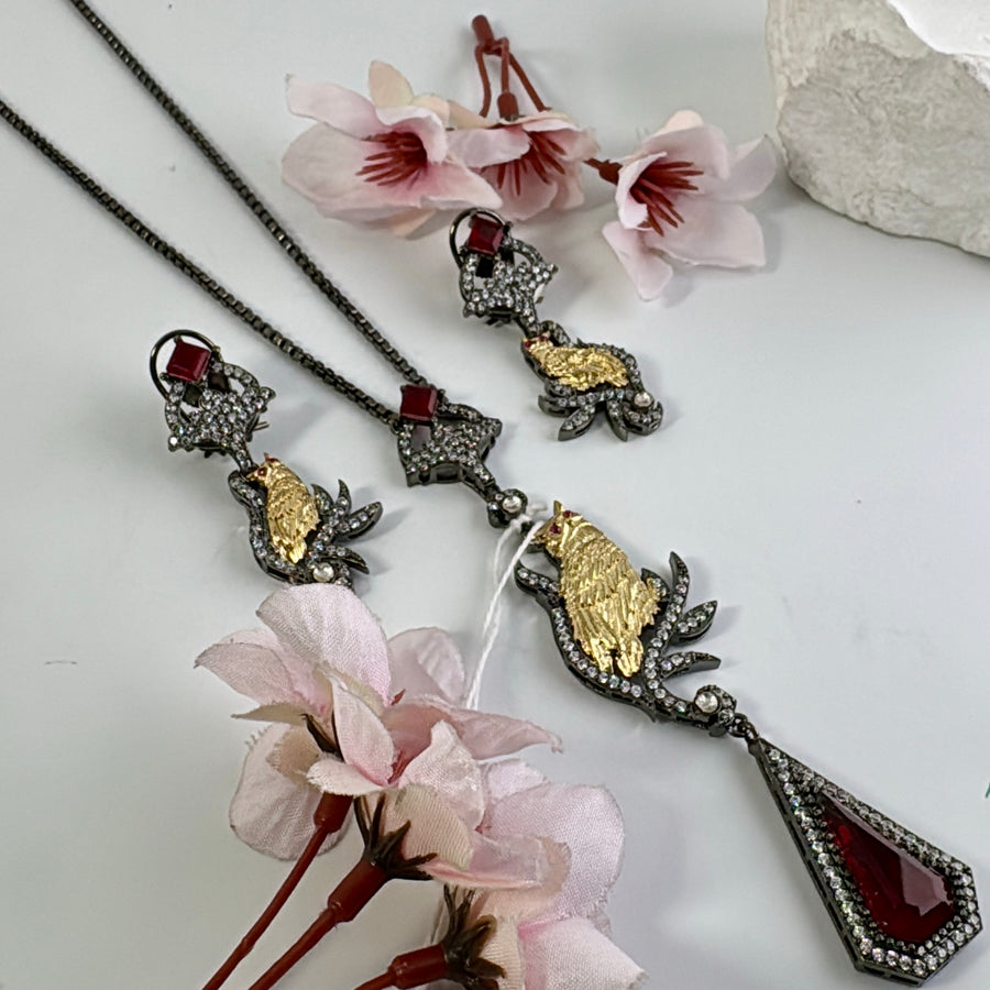Red Victorian Polish Pendant Set