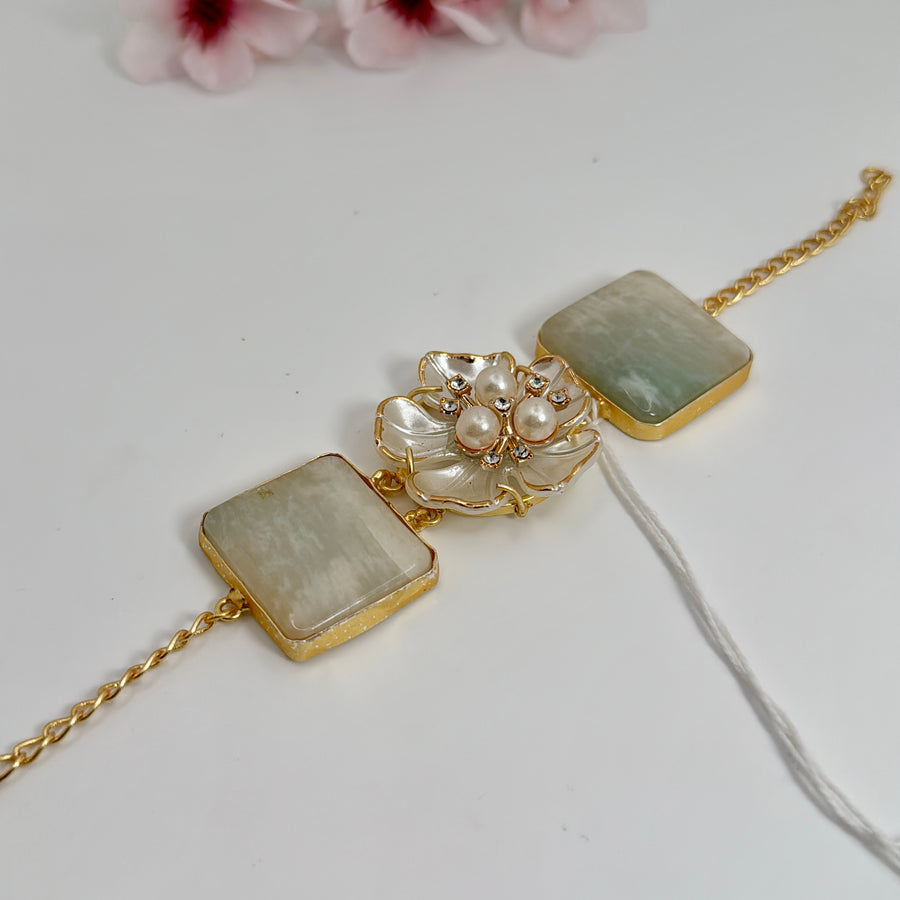 Clear MOP Flower Adjustable Bracelet(One Size Fits All)