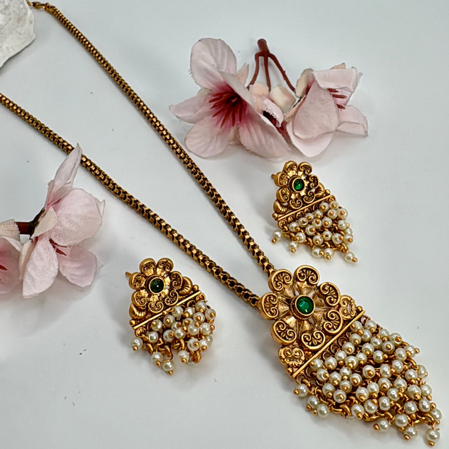Multi Pearl Cluster Antique Gold Pendant Necklace Set