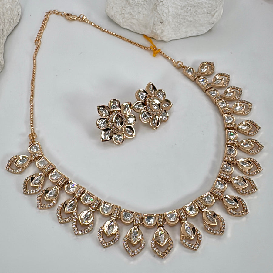 Clear Polki Kundan Dainty Necklace Set