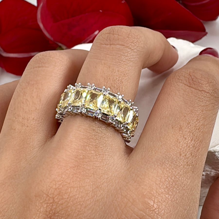 Yellow Italian Cubic Zirconia Finger Ring (Size 6)