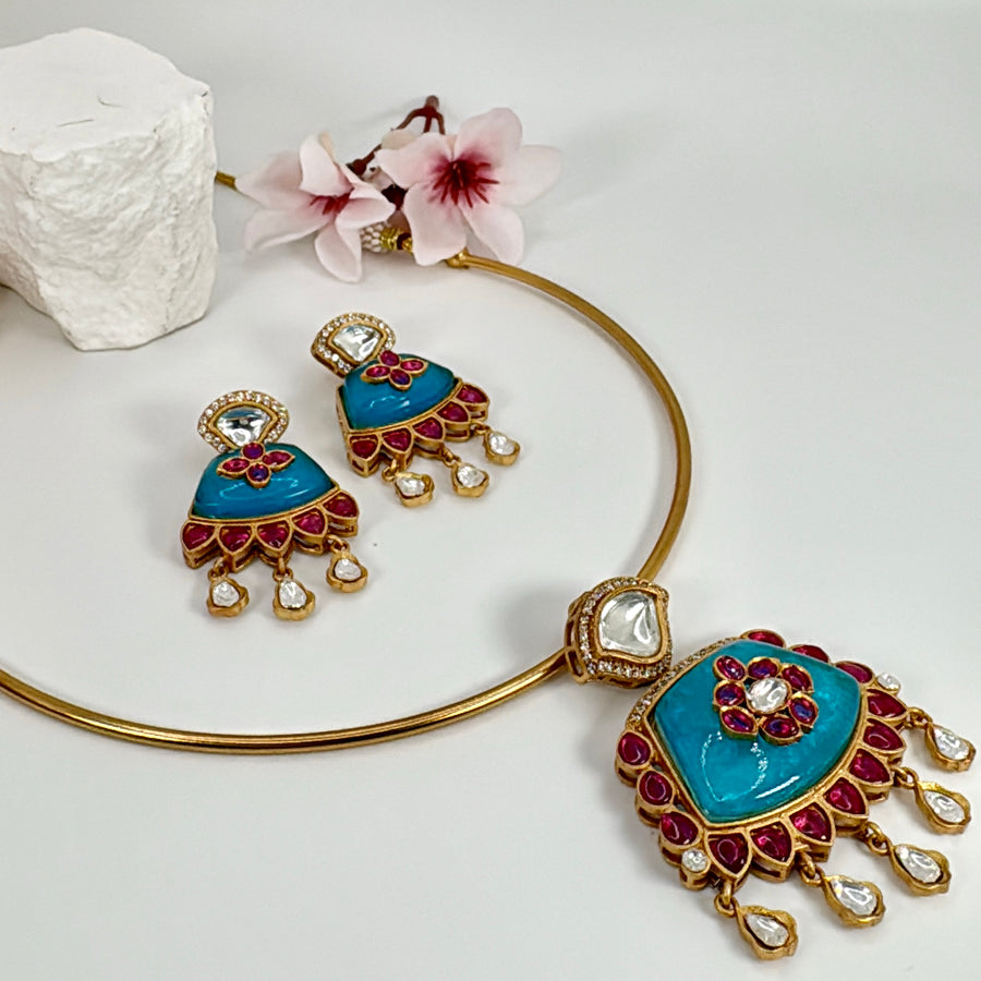 Turquoise Glass Stone With Inlay Work Moissanite Hasli Set
