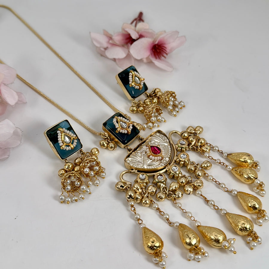 Blue Silver Lookalike Gold Pendant Necklace Set With Paachi Motifs