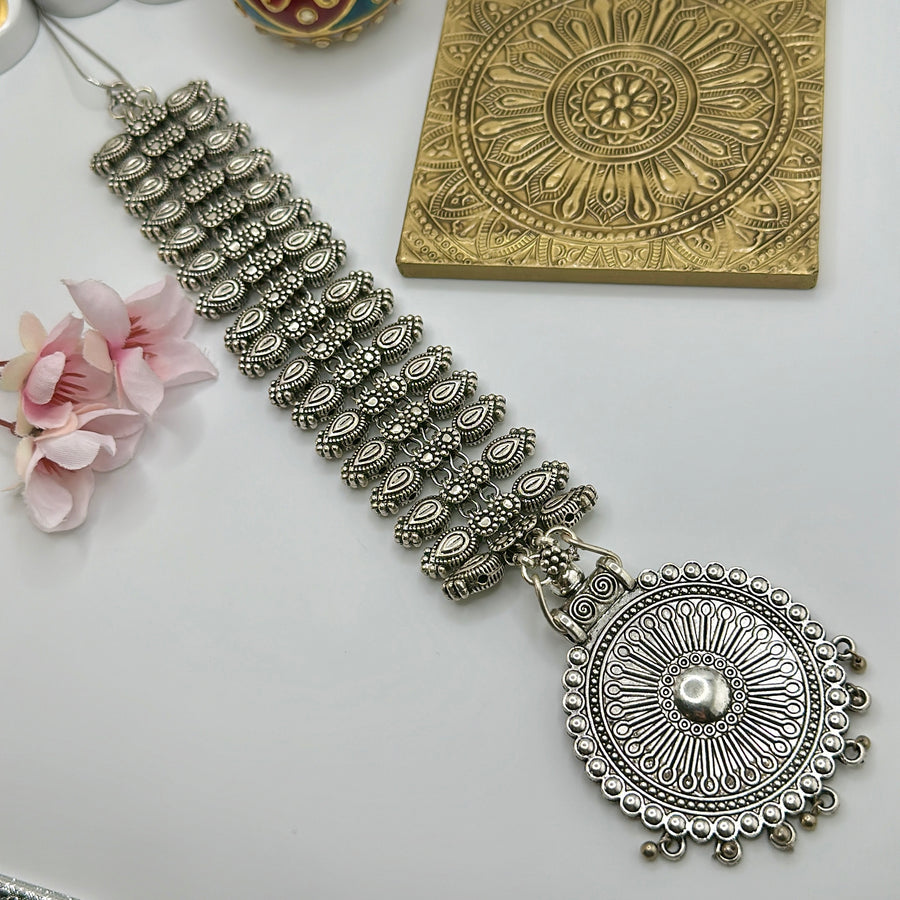 Clear Silver Lookalike Tie Necklace