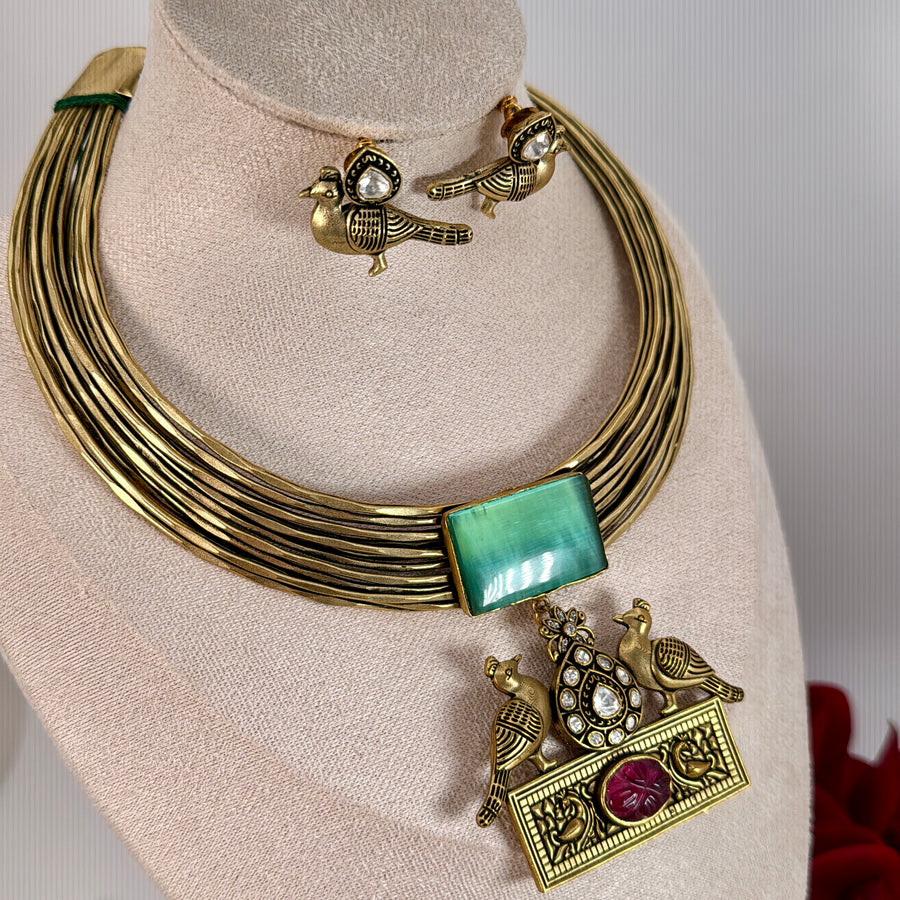 Mint Silver Lookalike Antique Gold Chic Hasli Necklace Set