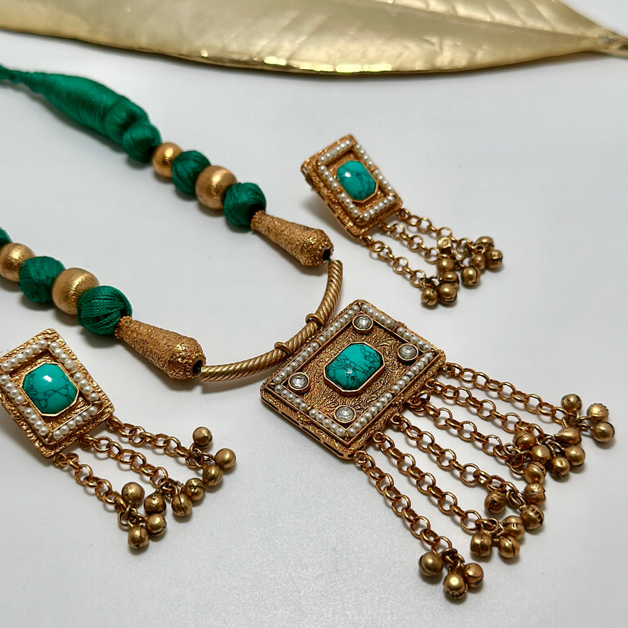 Turquoise Chic Fusion/ Contemporary Necklace Set