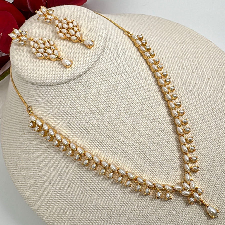 Clear Dainty Pearls Gold Plated Necklace Set