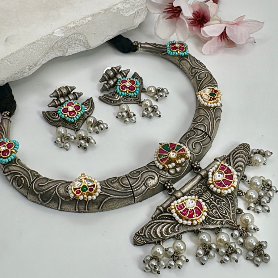 Clear Silver Lookalike Paachi Motif Hasli Necklace Set