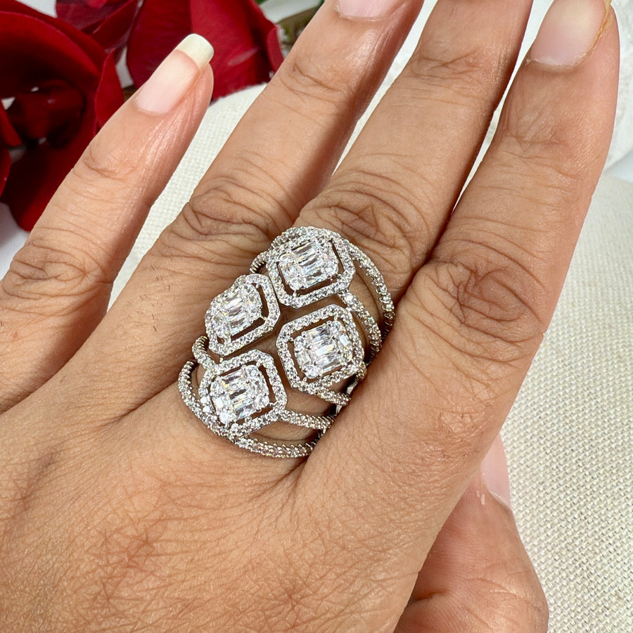 Clear Italian Cubic Zirconia Finger Ring (Size 6)