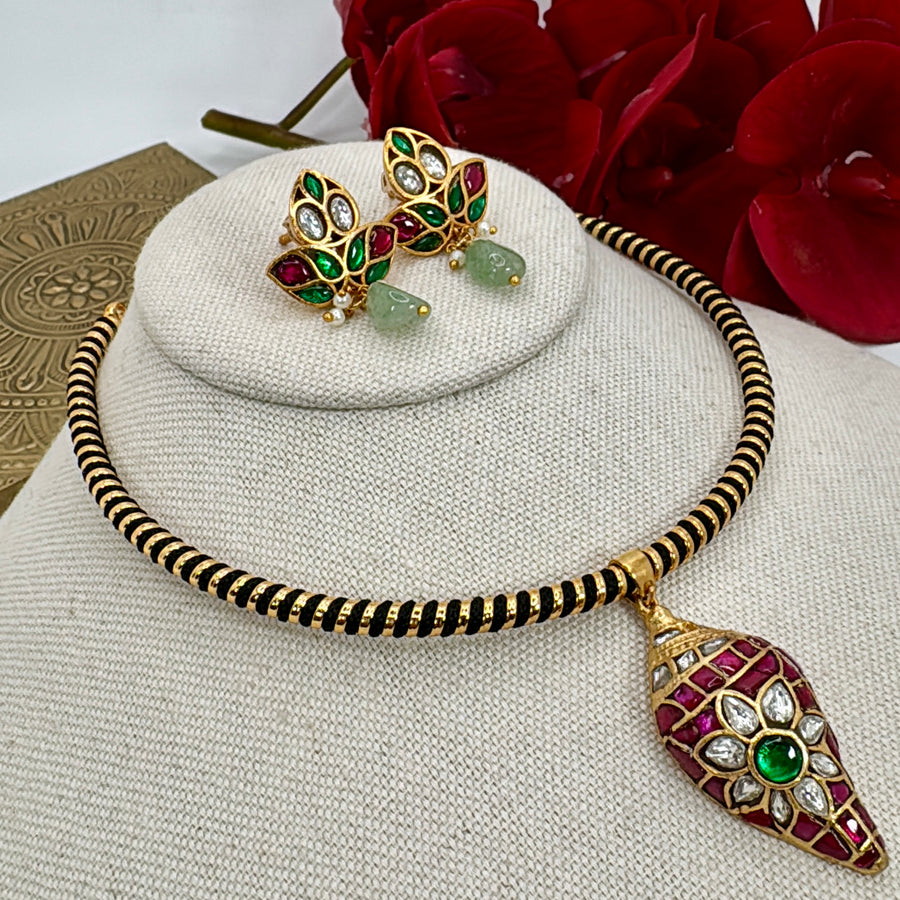 Multi Jadau Dainty Hasli Pendant Necklace Set