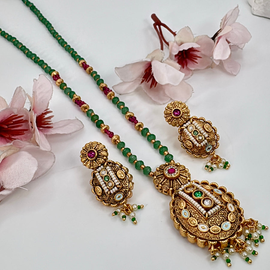 Green Antique Gold Dainty Pendant Necklace Set
