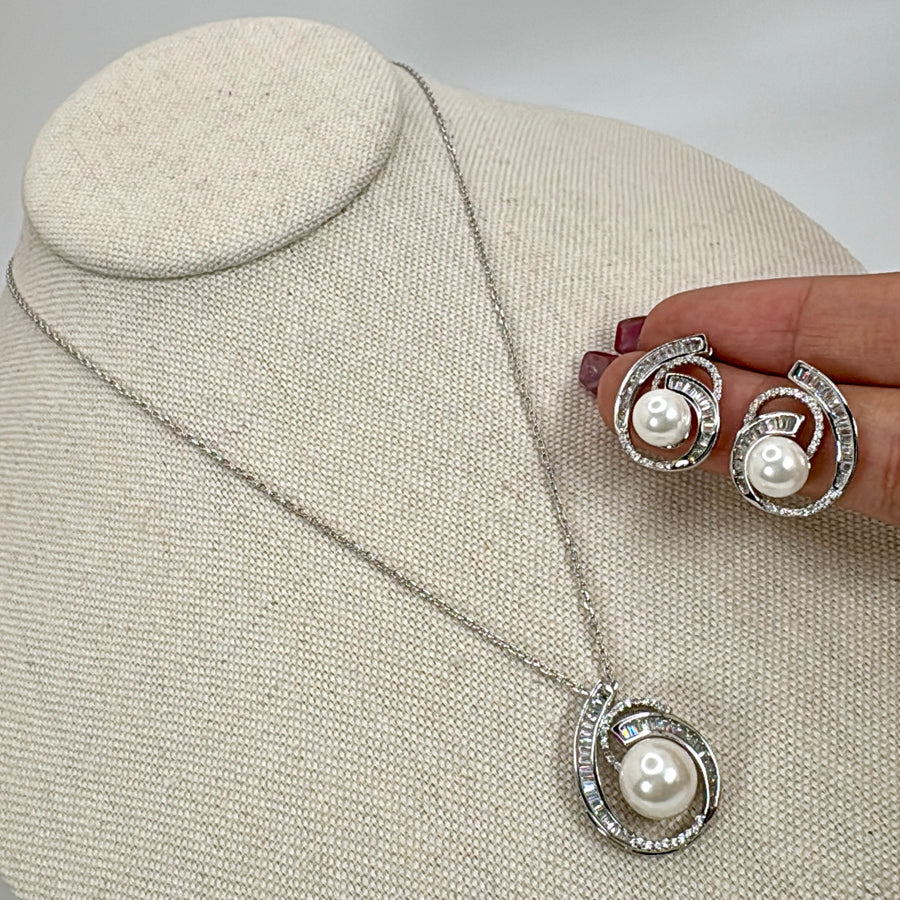 Clear Pearl Italian Cubic Zirconia Pendant Necklace Set