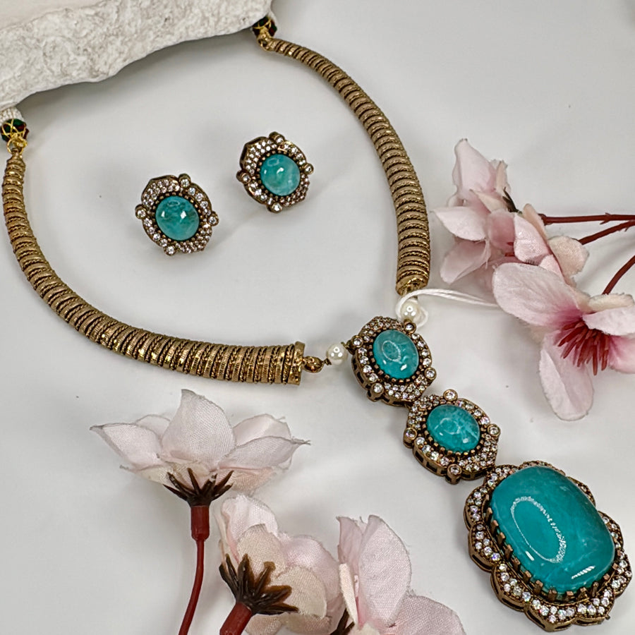 Turquoise Vintage Antique Gold Doublet Hasli Necklace Set