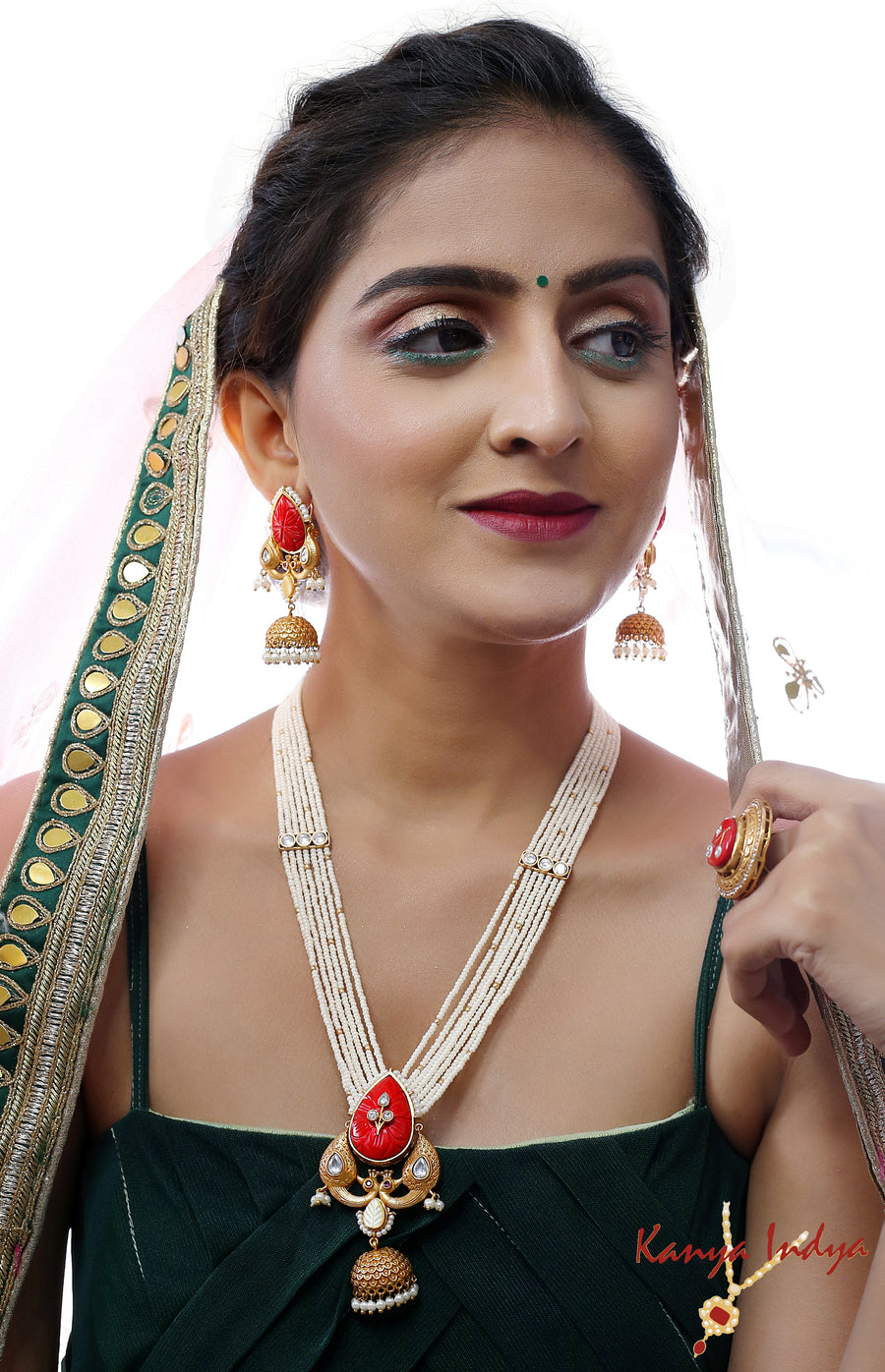 Apala Long necklace set with pendant